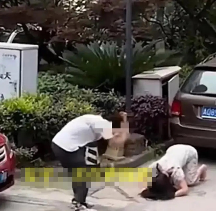 Bạn trai tuyên bố hủy hôn, cô gái 26 tuổi lập tức quỳ xuống cầu xin một điều Ảnh 4