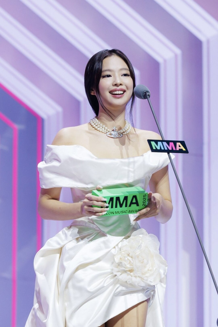 Rộ tin Jennie hit Dracula tranh giải GRAMMY 2027 Ảnh 1
