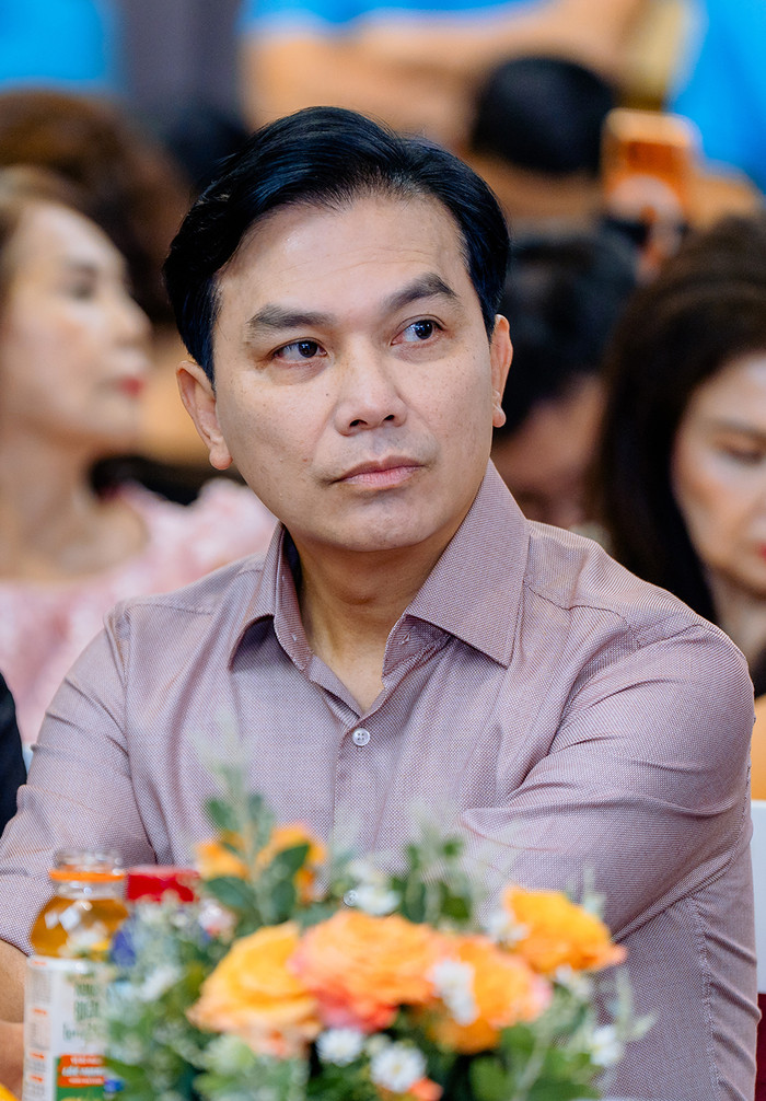 Ca sĩ Mạnh Quỳnh gặp chấn thương nghiêm trọng ở chân cách đây chưa lâu.