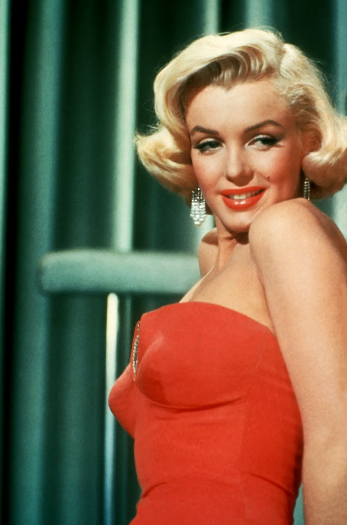 Marilyn Monroe là biểu tượng của sắc đẹp và điện ảnh Hollywood.