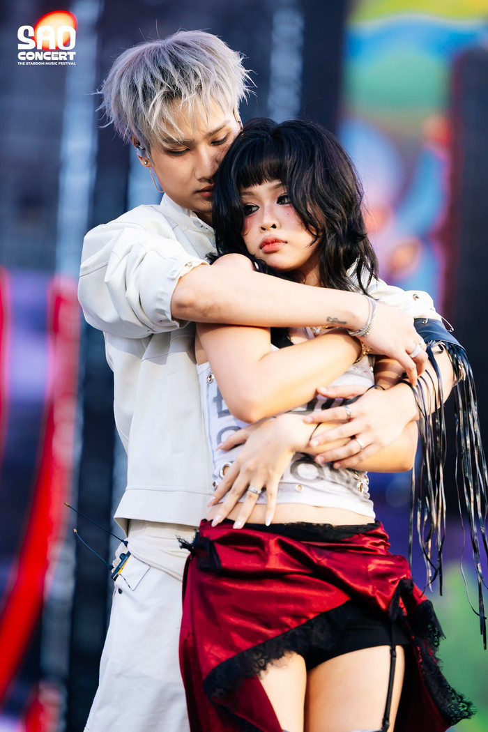 Nữ ca sĩ 52Hz biểu diễn tại SAO Concert (Ảnh: BTC).