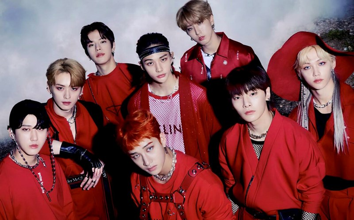 Stray Kids cũng không nộp tác phẩm trong thời gian tiếp nhận hồ sơ trực tuyến của Grammy lần thứ 69.