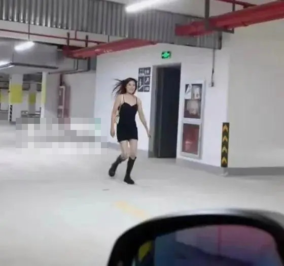 Cho nữ đồng nghiệp đi nhờ xe một lần, người đàn ông rơi vào tình cảnh khó xử Ảnh 2