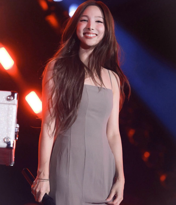 Nayeon (TWICE) hứng chỉ trích vì màn song ca với Charlie Puth Ảnh 3