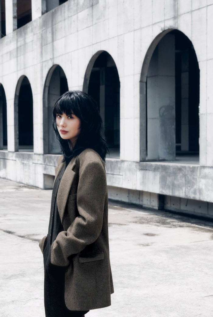 Nana chia sẻ những bức ảnh được thực hiện trong chiến dịch quảng bá của một thương hiệu thời trang.