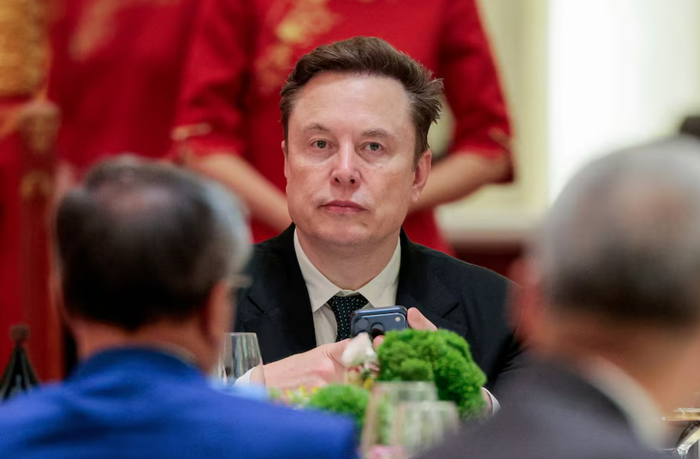 Elon Musk tuyên bố Starlink sẽ áp dụng mức giá phải chăng tại Ấn Độ để cạnh tranh với Reliance Jio của tỷ phú Mukesh Ambani. Ảnh: Reuters