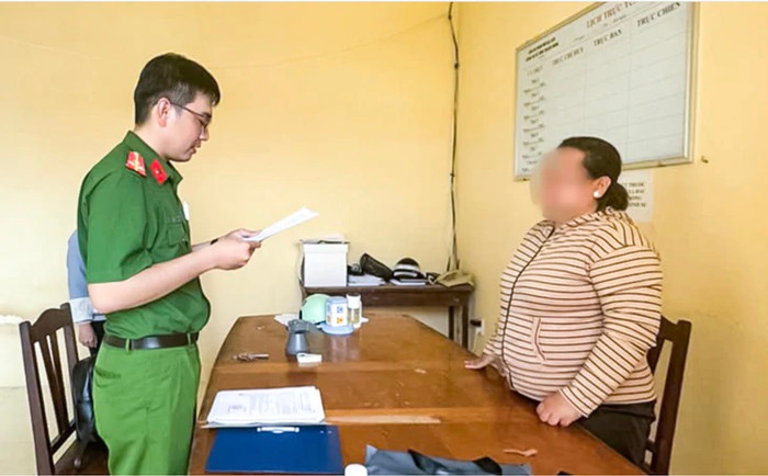 Qua điều tra ban đầu, cơ quan công an xác định các đối tượng lợi dụng mối quan hệ quen biết để tiếp cận, tạo lòng tin với những gia đình có hoàn cảnh kinh tế khó khăn - Ảnh: Công an TP Cần Thơ&nbsp;