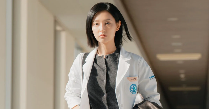 Doctor X của Kim Ji Won vượt 100 Days Of Deception trên bảng xếp hạng Netflix toàn cầu và Việt Nam.