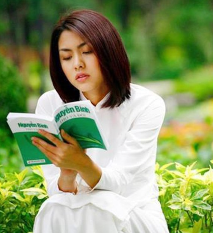 Tăng Thanh Hà ghi dấu ấn với vai Diễm Trúc trong bộ phim truyền hình Bỗng dưng muốn khóc. Ảnh: NSX