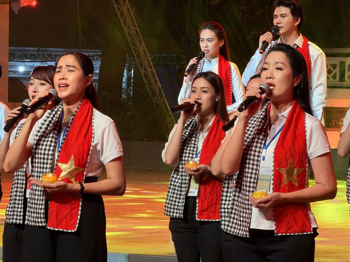 NSND Trịnh Kim Chi cùng nhiều sao Việt chuẩn bị cho đêm nhạc tưởng nhớ các liệt sĩ ở công viên Lê Thị Riêng Ảnh 2