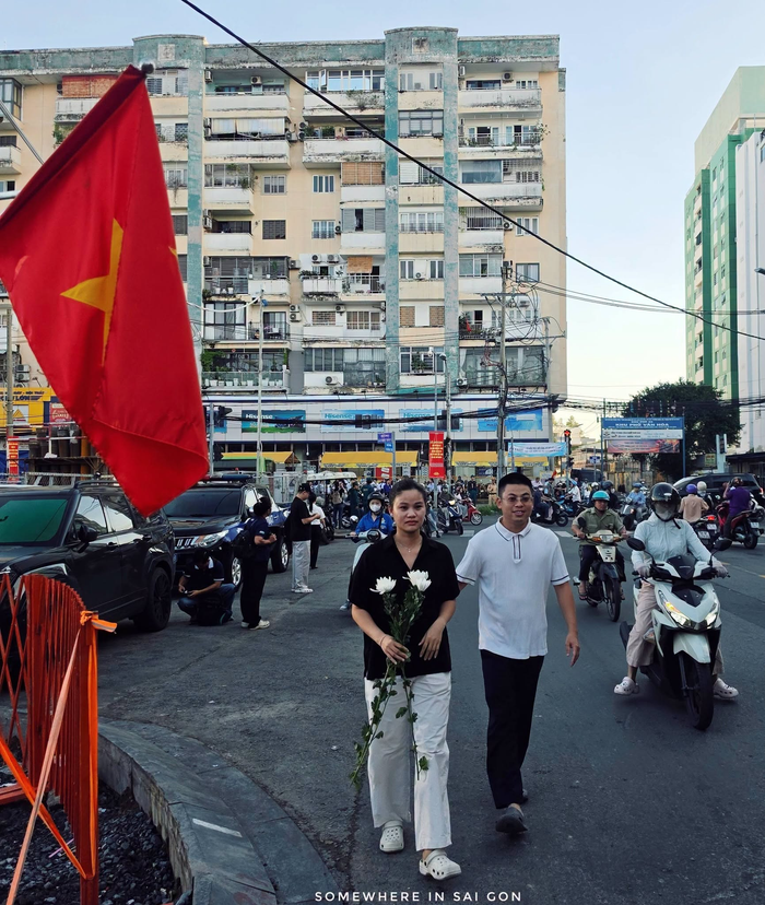 Xúc động những khoảnh khắc người dân TP.HCM chuẩn bị tiễn đưa liệt sĩ công viên Lê Thị Riêng Ảnh 5
