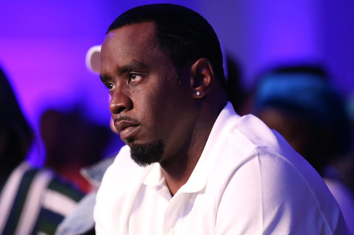 Sean “Diddy” Combs đã vô tình đập đầu vào phần giường tầng phía trên.