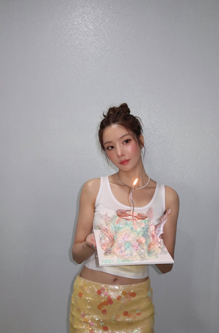 Loạt ảnh mới nhất tiếp tục cho thấy sức hút của Kwon Eun Bi.