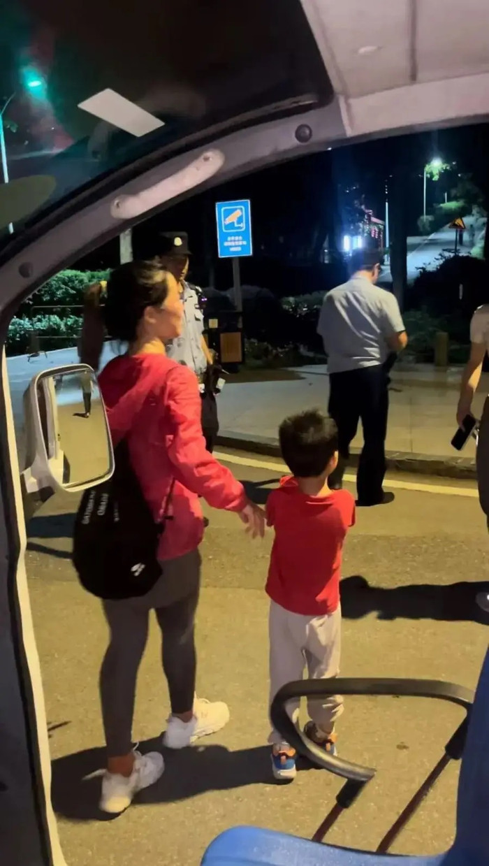 Đưa con trai 5 tuổi đi leo núi, 3 giờ sau xảy ra chuyện khiến người mẹ hoảng loạn Ảnh 2