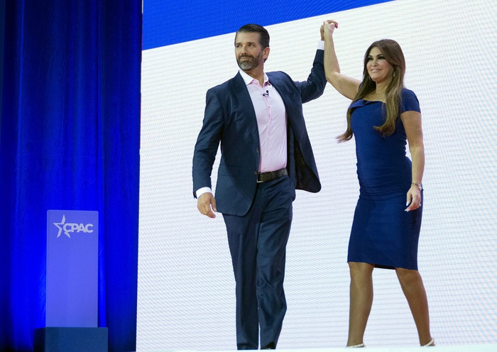 Donald Trump Jr. và Kimberly Guilfoyle cùng tham dự Hội nghị Hành động Chính trị Bảo thủ (CPAC) năm 2023 tại National Harbor, bang Maryland, Mỹ. Ảnh: AFP.