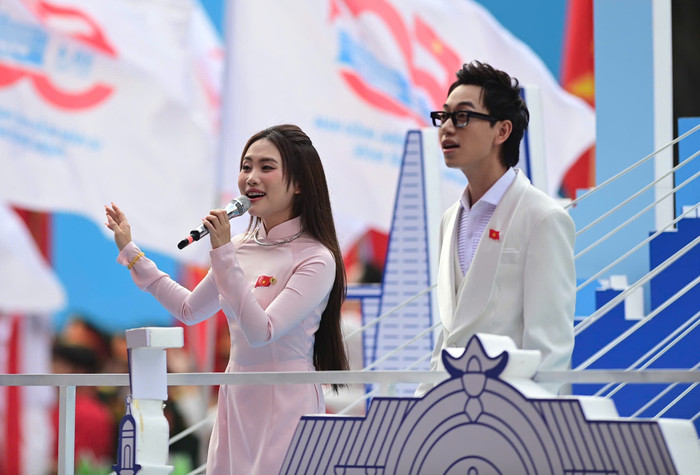 Tuy nhiên nam nghệ sĩ vẫn dành sự yêu thích đặc biệt cho album của Phương Mỹ Chi.
