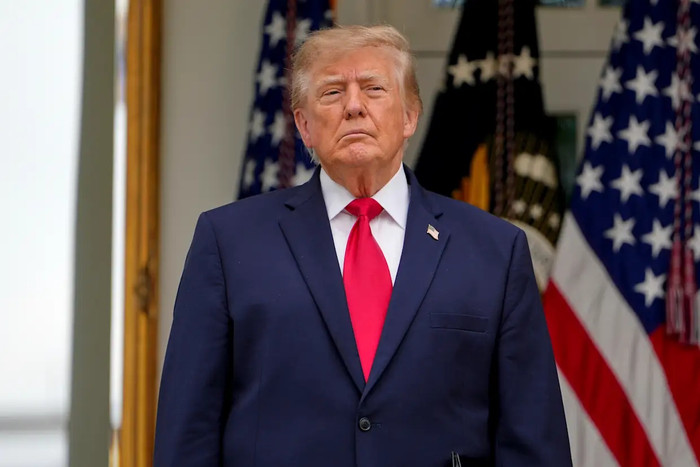 Tổng thống Donald Trump cho biết ông đang gặp 'những vấn đề rất nghiêm trọng' khi nói về sức khỏe (Ảnh AP/Julia Demaree Nikhinson).