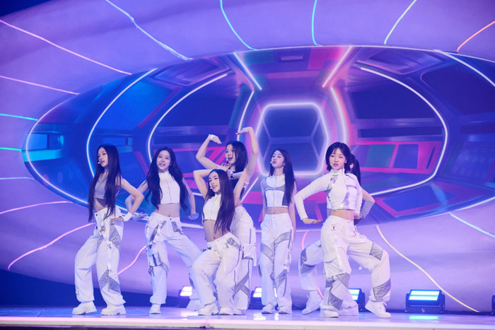 Tân binh của Lee Soo Man gây sốt với công thức Kpop quen thuộc, gợi nhớ BoA và thời hoàng kim SM Ảnh 3