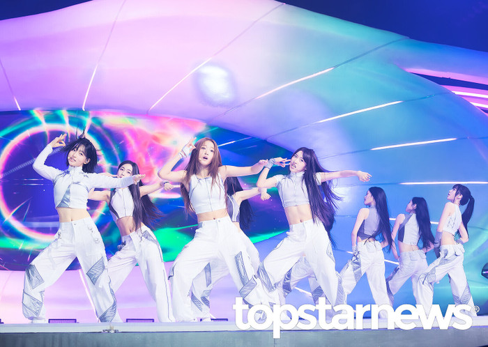 Tân binh của Lee Soo Man gây sốt với công thức Kpop quen thuộc, gợi nhớ BoA và thời hoàng kim SM Ảnh 7