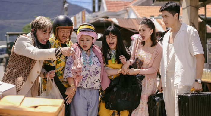 Bộ Tứ Báo Thủ đánh dấu lần tái hợp khi Trấn Thành làm đạo diễn, còn Quốc Anh đảm nhận vai nam chính.