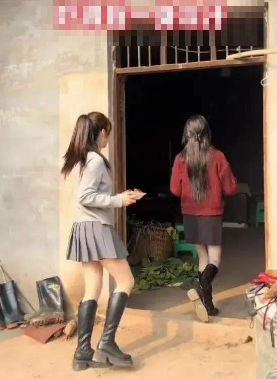Người đàn ông trở về nhà, sững sờ khi thấy cảnh tượng giữa vợ mới và vợ cũ Ảnh 3