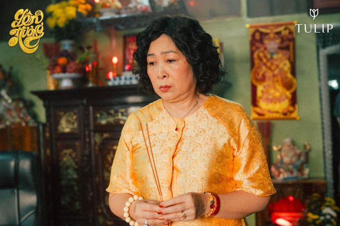 NSND Hồng Vân tiếp tục ghi dấu ấn với vai diễn trong Lên Hương. Ảnh: FBNV