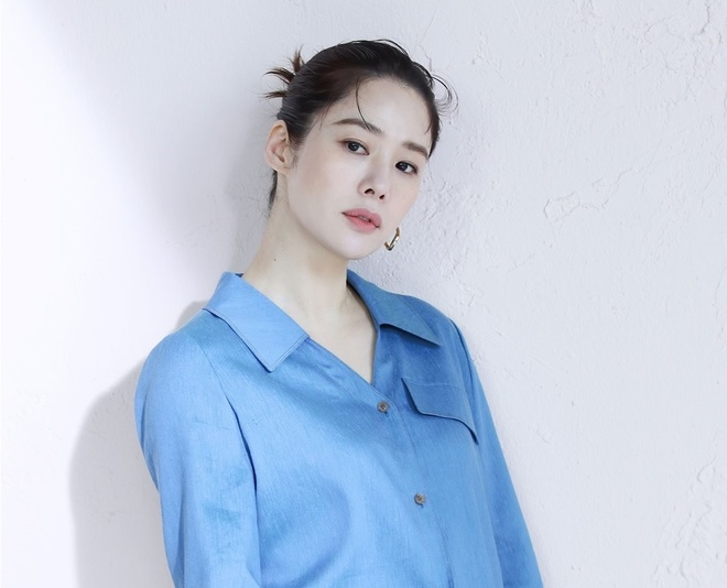 Nữ diễn viên nhấn mạnh điều quan trọng nhất là học cách chấp nhận những đường nét tự nhiên trên gương mặt.