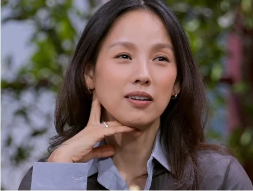 Lee Hyori tìm thấy người kế nhiệm danh hiệu 'nữ hoàng gợi cảm' Ảnh 1