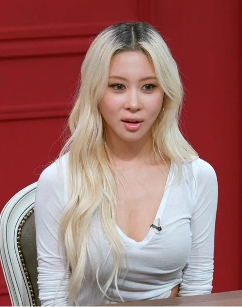 Lee Hyori tìm thấy người kế nhiệm danh hiệu 'nữ hoàng gợi cảm' Ảnh 3
