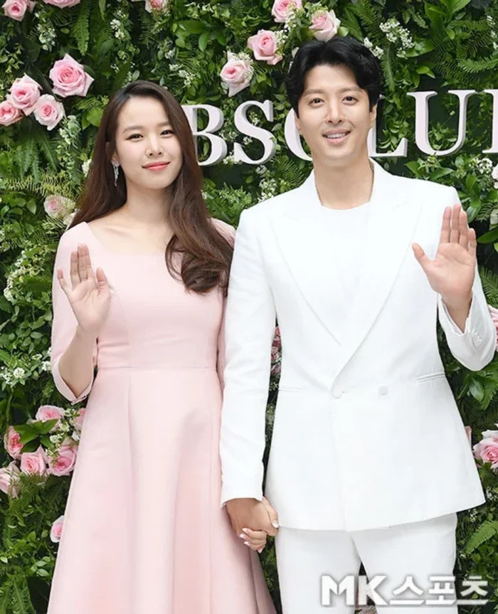 Jo Yoon Hye và Lee Dong Gun có chung một con gái trước khi ly hôn.