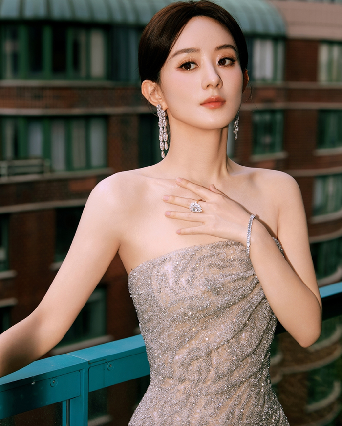 Triệu Lệ Dĩnh.