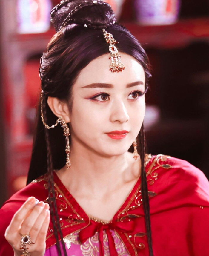 Triệu Lệ Dĩnh ghi dấu qua nhiều bộ phim truyền hình và điện ảnh.