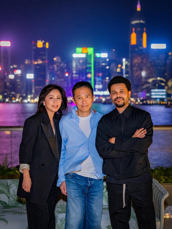 Cuộc gặp mặt giữa The Weeknd và vợ chồng siêu sao Lương Triều Vỹ gây sốt Ảnh 1