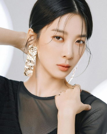 Lee Chung Ah phải rút lui vì chấn thương do tai nạn giao thông.
