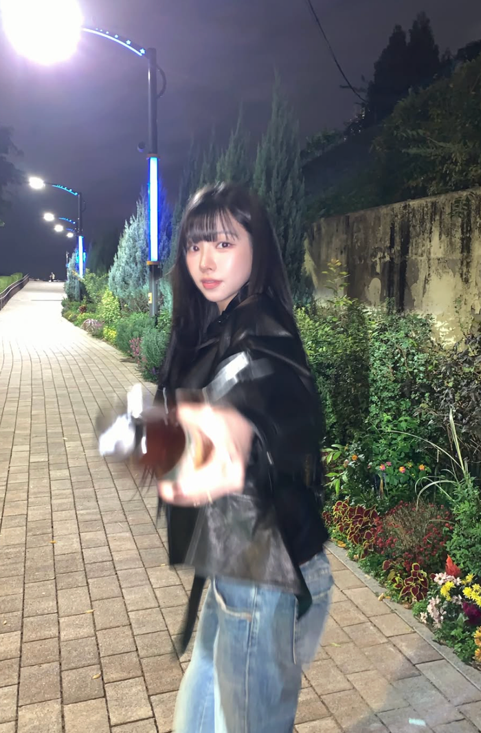 Karina (aespa) gây sốt với nhan sắc đẹp như búp bê Ảnh 1