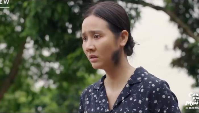 Sau ly hôn, Huyền Lizzie tiếp tục khốn đốn vì mất tiền, con gái bị chế giễu trong Căn Nhà Không Mái Che.