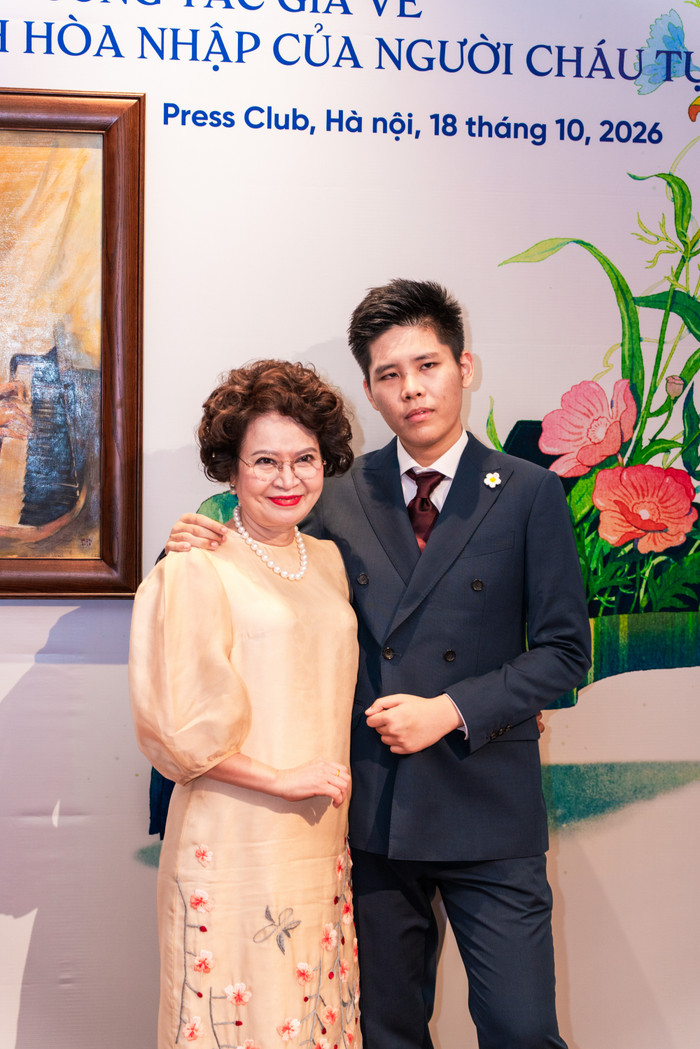 Từ câu chuyện của hai bà cháu, tác giả Nguyễn Thị Quỳnh Anh mong muốn cộng đồng nhìn nhận trẻ tự kỷ bằng sự tôn trọng, thấu hiểu và niềm tin vào khả năng của mỗi em.