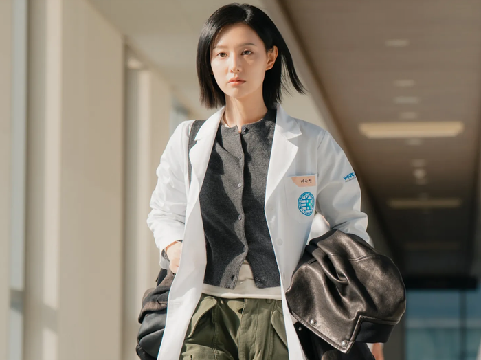 Doctor X đạt rating 18,5%, cao nhất 20,8% chỉ sau 4 tập phát sóng.