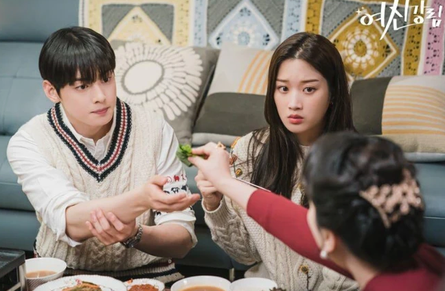 Moon Ga Young từng hợp tác với Cha Eun Woo sau True Beauty và tạo tiếng vang lớn.