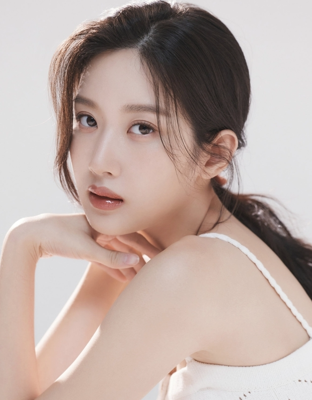 Moon Ga Young từ chối đóng phim có Cha Eun Woo đóng chính.
