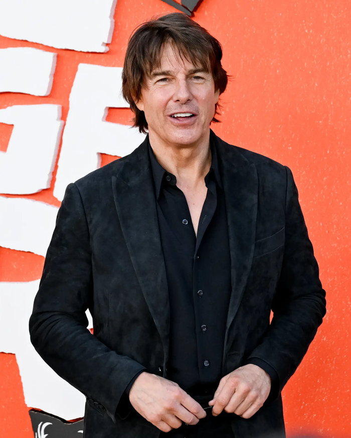 Tom Cruise không tiếc lời dành những lời khen có cánh cho Hoàng tử William và Kate Middleton.