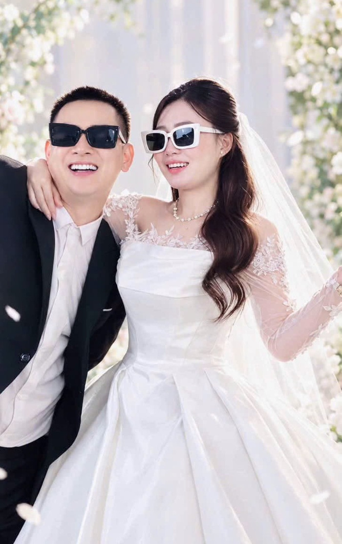Khán giả trông chờ đám cưới của Hoài Lâm và Ngọc Trinh.