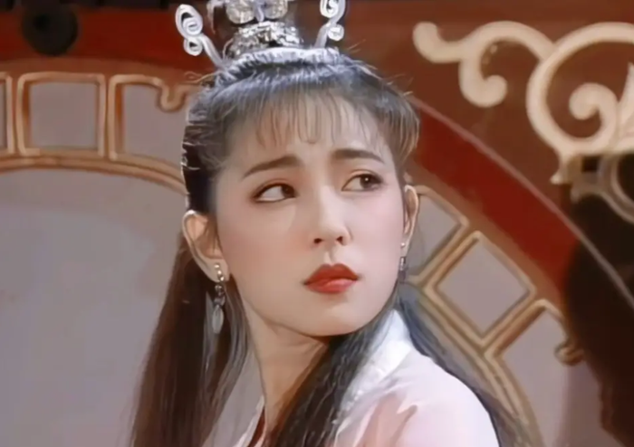 Chu Cửu Chân và Võ Thanh Anh được biết đến với danh xưng 'Tuyết Lĩnh song mỹ', nổi bật bởi nhan sắc nhưng cũng gây nhiều tranh luận về tính cách.