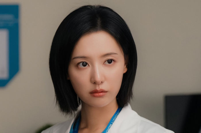 Doctor X quy tụ Kim Ji Won, Lee Jung Eun, Son Hyun Joo và Kim Woo Seok, lên sóng từ ngày 9/10 vào thứ Sáu và thứ Bảy lúc 21h50 trên SBS. Ảnh: SBS