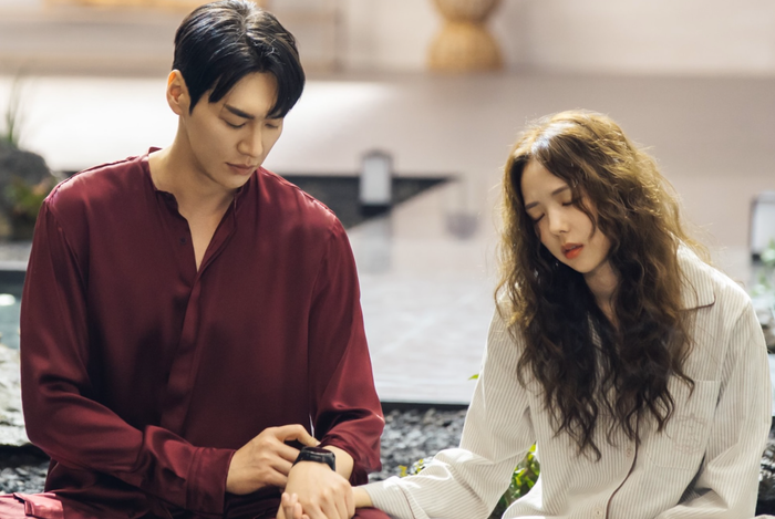 Take Charge of My Heart có sự góp mặt của Kim Young Kwang và Chae Soo Bin, phát hành toàn bộ tập cùng lúc lúc 16h ngày 9/10 trên Netflix.