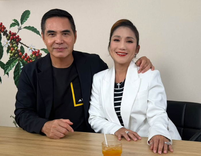 Cát Tường và Trung Dũng đồng hành trong talkshow Thật & Giả sau hơn 30 năm quen biết và hoạt động nghệ thuật. Ảnh: FBNV