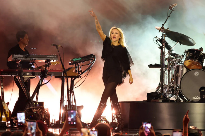 Miley Cyrus nổi giận vì bị chê hát thiếu tâm huyết Ảnh 2