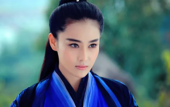Trong khi Công Tôn Lục Ngạc hy sinh vì tình yêu, Lý Mạc Sầu lại trở thành bi kịch khi không thể buông bỏ mối hận tình.