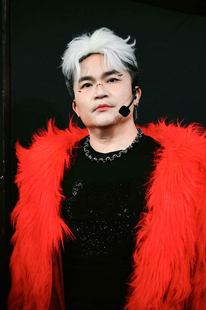 MC Đại Nghĩa thể hiện niềm hạnh phúc khi được hội ngộ những người đồng nghiệp trên sân khấu âm nhạc.