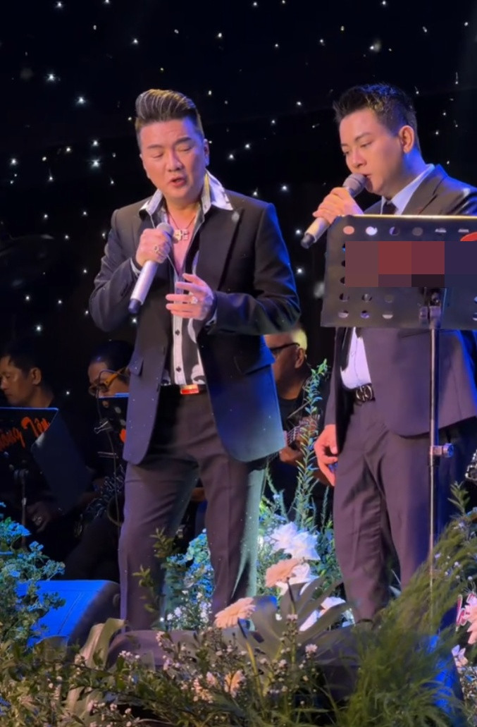 Đàm Vĩnh Hưng và Hoài Lâm song ca trong một đêm nhạc gần đây.